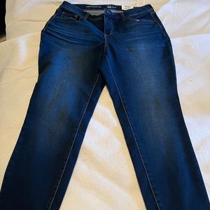Style & Co Skinny/Curvy Jeans - NWT